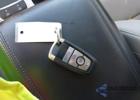 2022 Ford Explorer Xlt from USA, damaged, VIN 1FMSK7DH8NGB75800